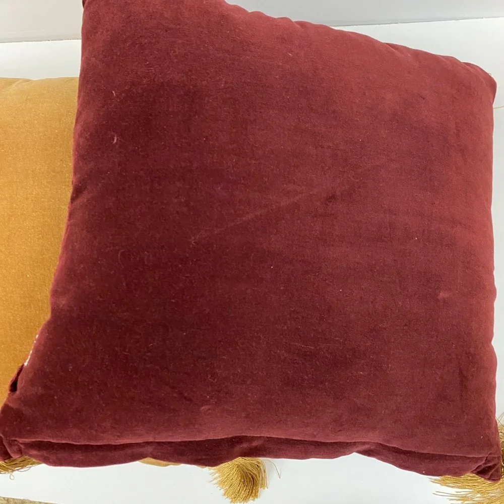 Lot of 2 Santa Claus Christmas Holiday Decorative Throw Pillows